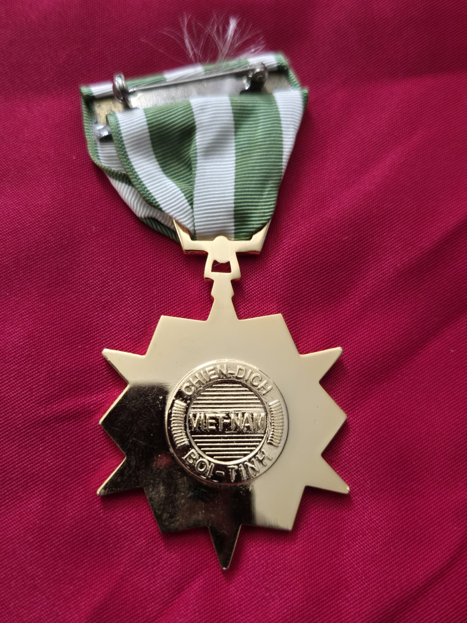 Republic of Vietnam Campaign Medal with '1960' bar. - Image 2