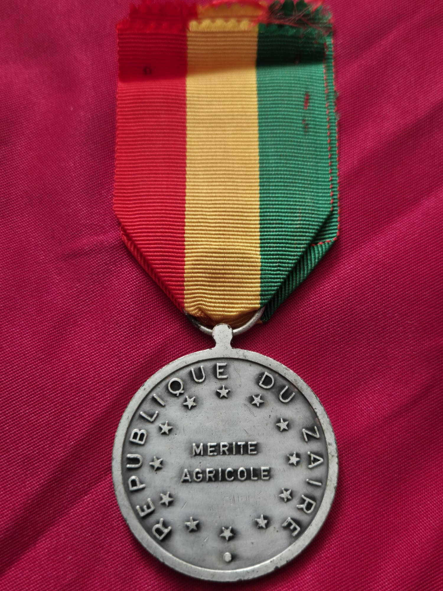 Republic of Zaire Medal for Agricultural Merit with tri-color ribbon. - Image 3