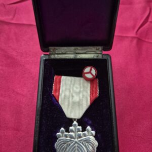 Japanese Order of the Rising Sun, 8th Class medal in presentation case.